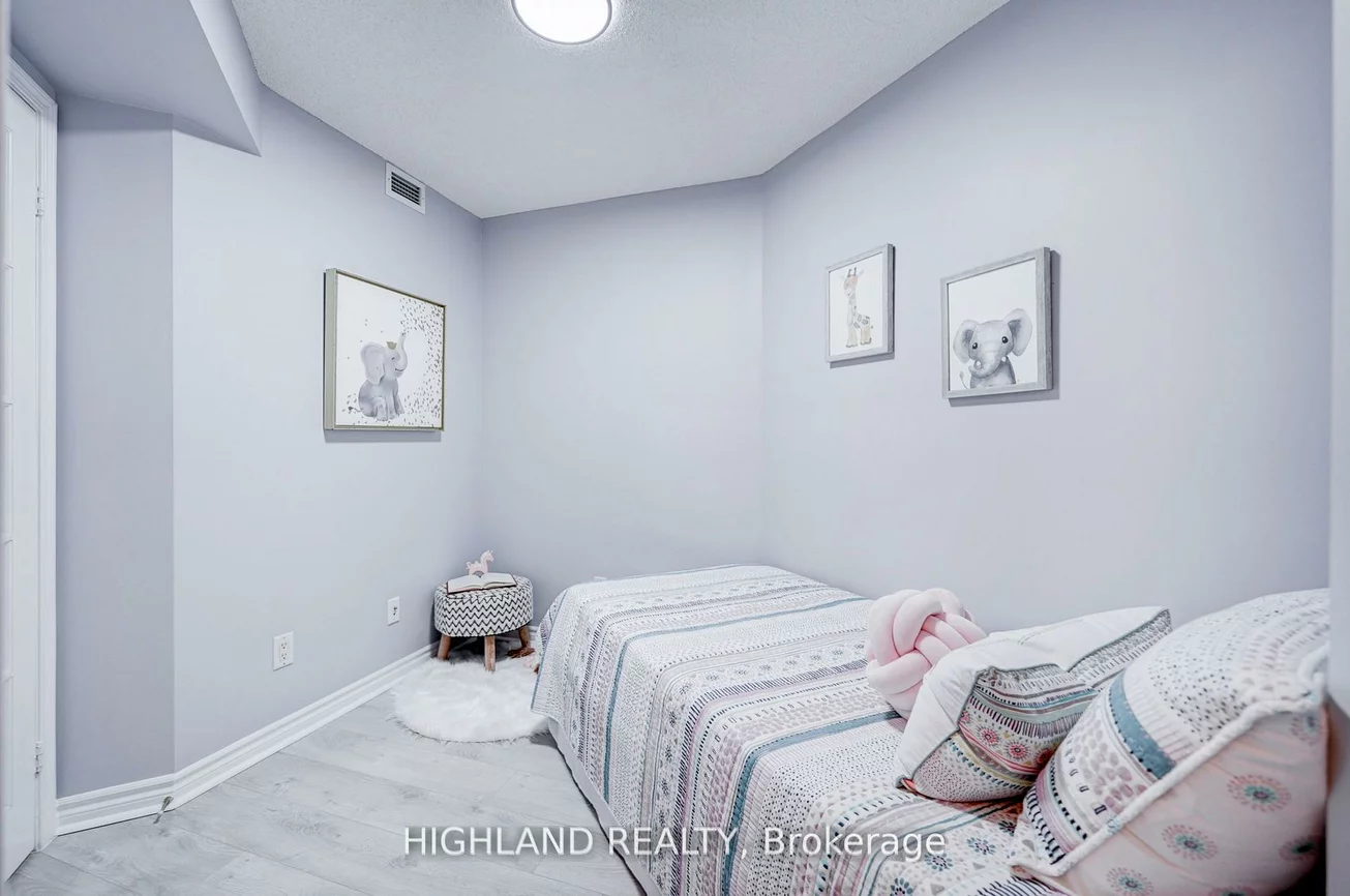 25, Kingsbridge Garden, Hurontario, Mississauga