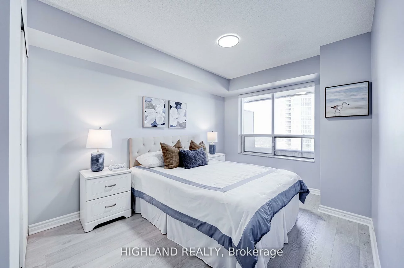 25, Kingsbridge Garden, Hurontario, Mississauga