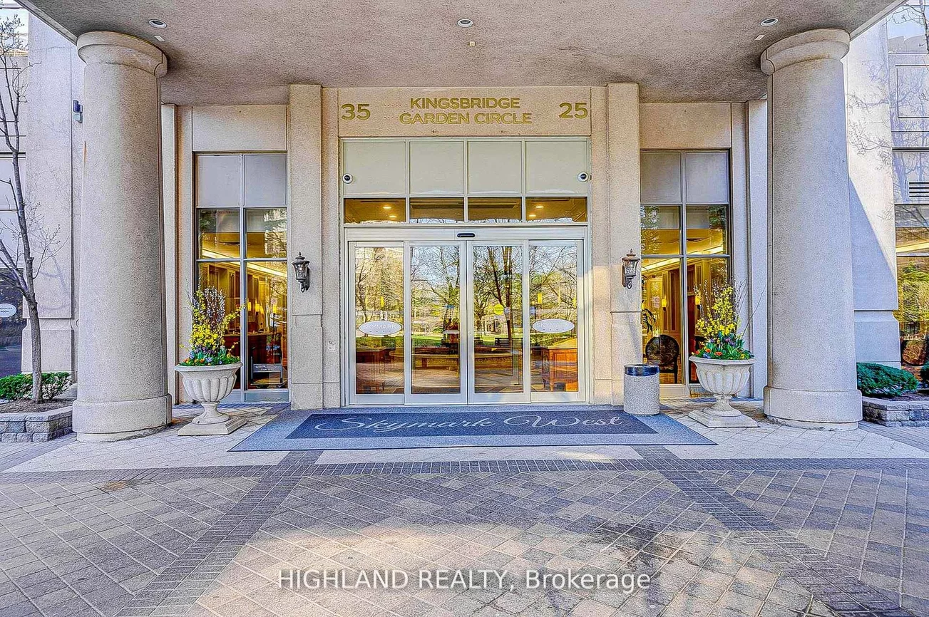 25, Kingsbridge Garden, Hurontario, Mississauga