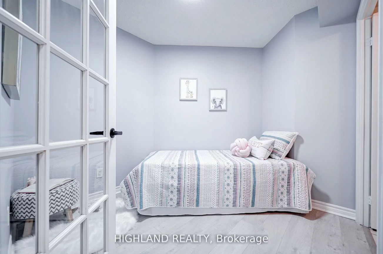 25, Kingsbridge Garden, Hurontario, Mississauga