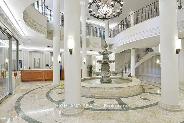 25, Kingsbridge Garden, Hurontario, Mississauga