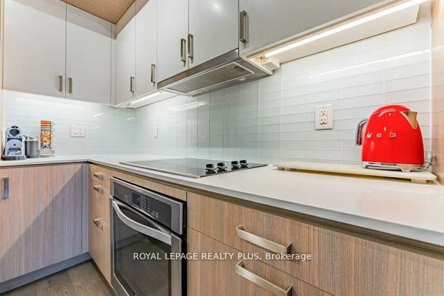 1575, Lakeshore, Clarkson, Mississauga