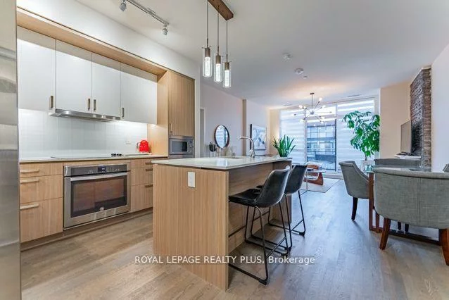 1575, Lakeshore, Clarkson, Mississauga