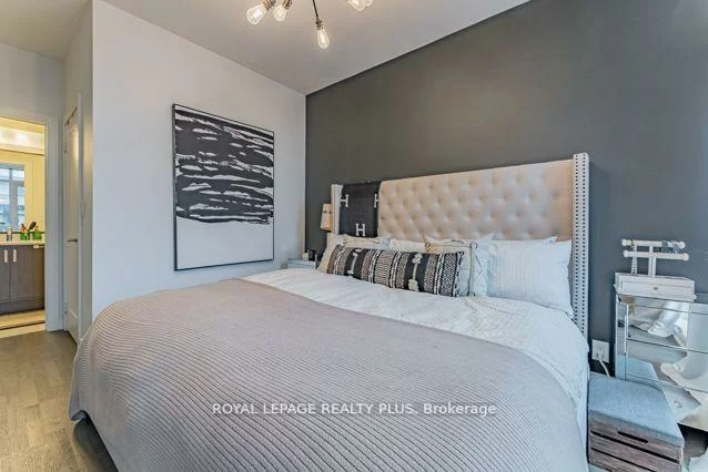 1575, Lakeshore, Clarkson, Mississauga