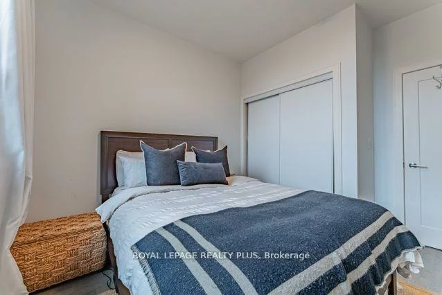 1575, Lakeshore, Clarkson, Mississauga