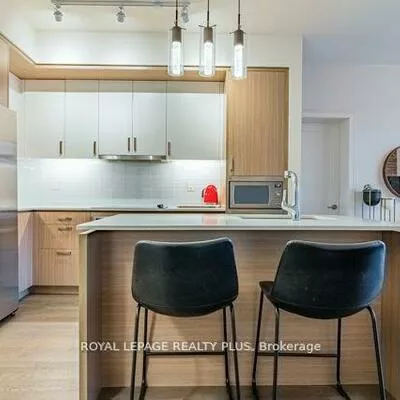 1575, Lakeshore, Clarkson, Mississauga