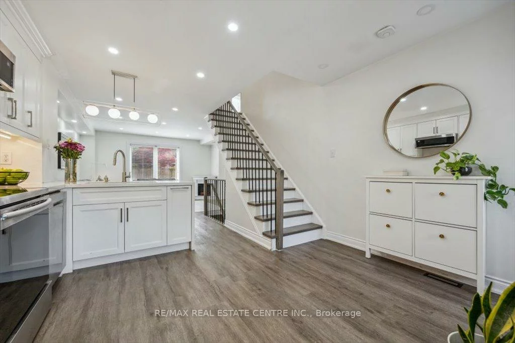 5940, Glen Erin, Central Erin Mills, Mississauga