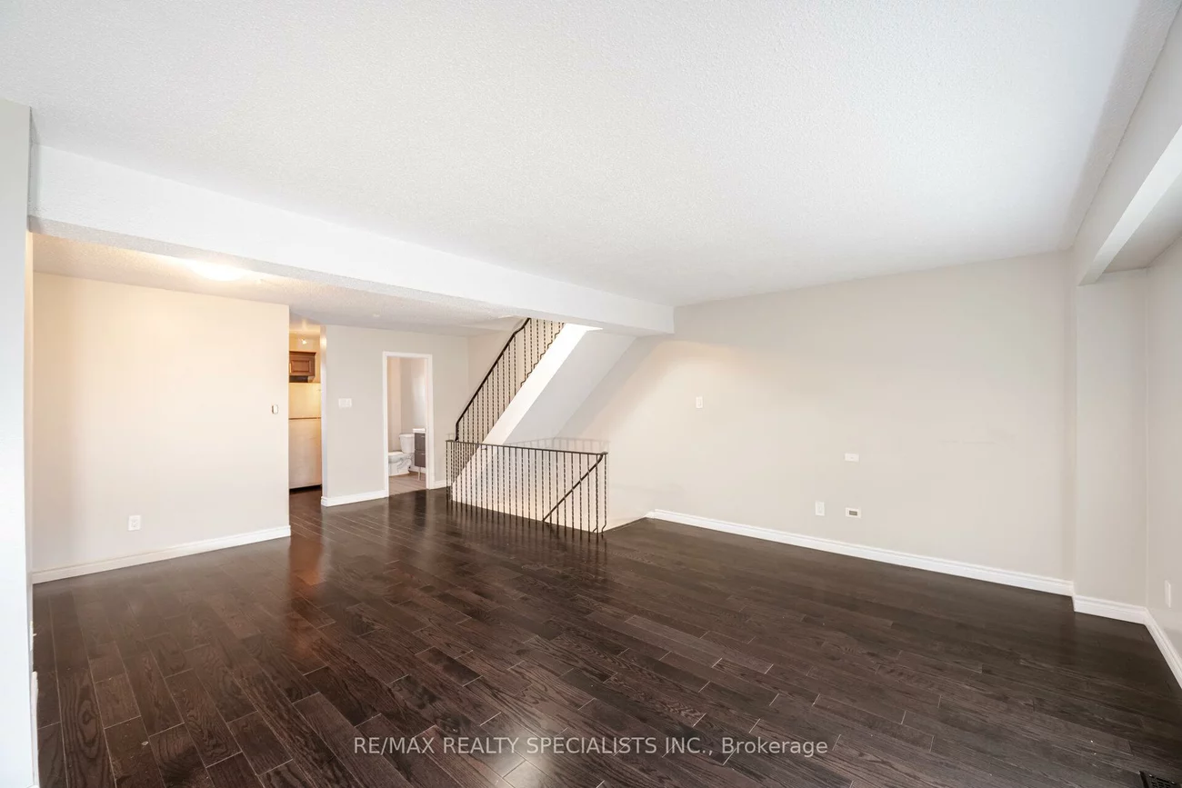 2440, Bromsgrove, Clarkson, Mississauga