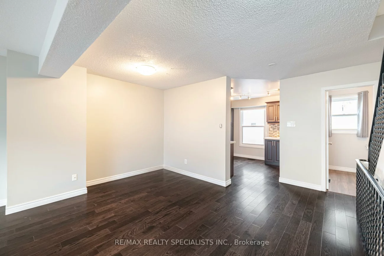 2440, Bromsgrove, Clarkson, Mississauga