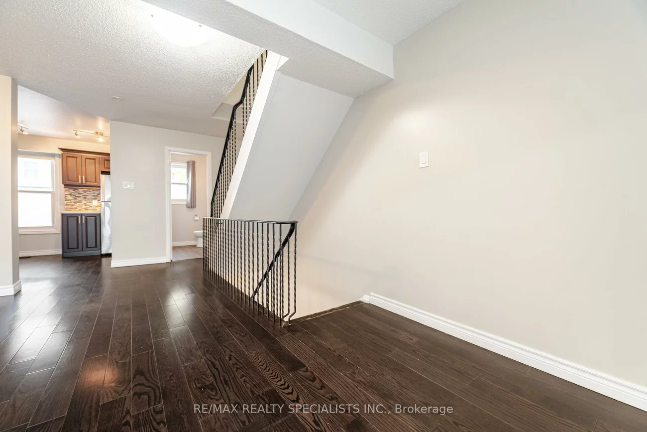 2440, Bromsgrove, Clarkson, Mississauga