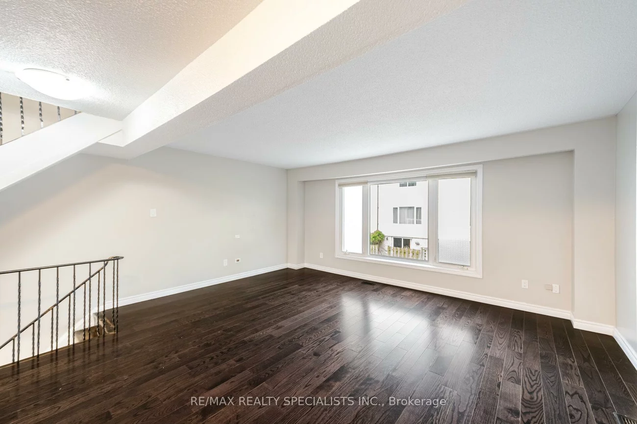 2440, Bromsgrove, Clarkson, Mississauga
