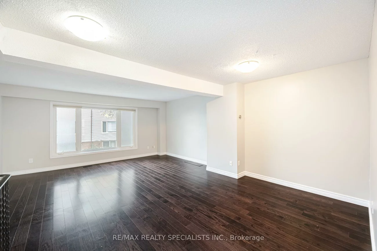 2440, Bromsgrove, Clarkson, Mississauga