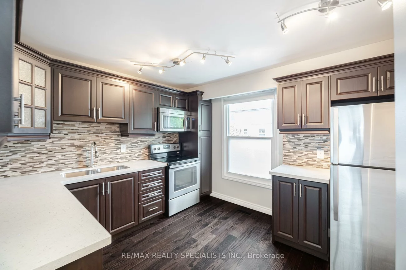 2440, Bromsgrove, Clarkson, Mississauga