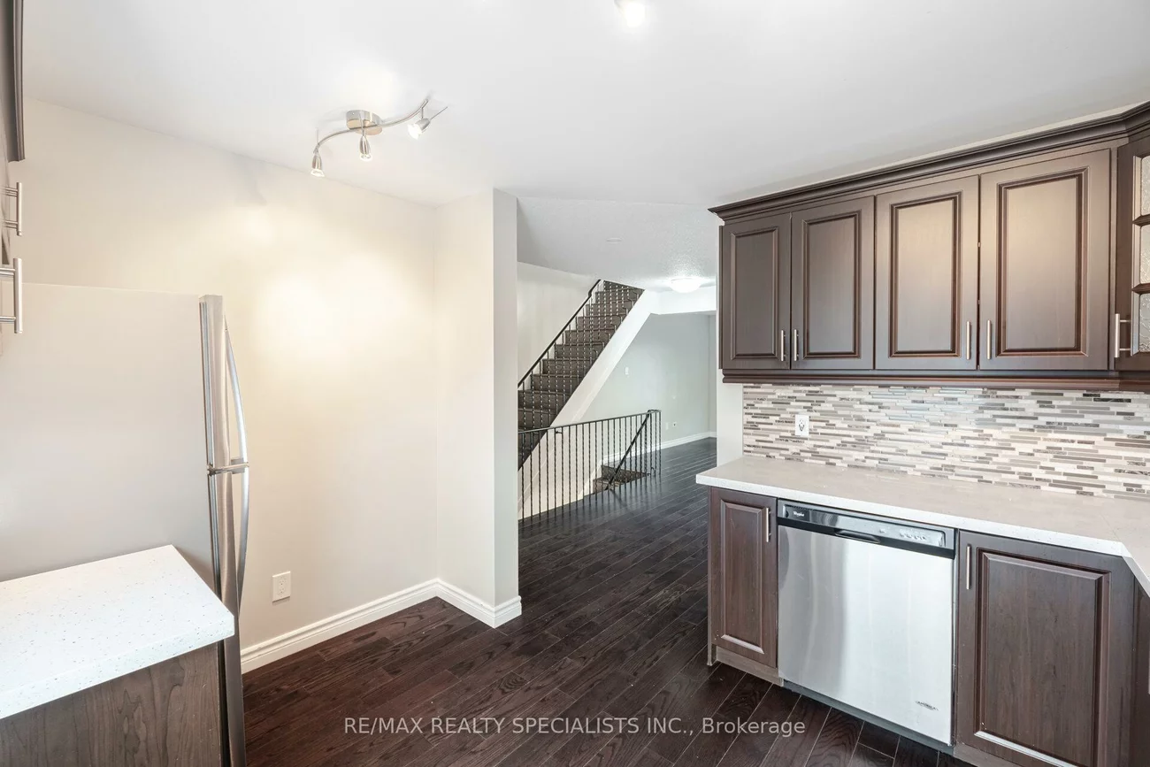 2440, Bromsgrove, Clarkson, Mississauga