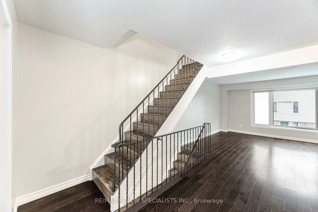 2440, Bromsgrove, Clarkson, Mississauga