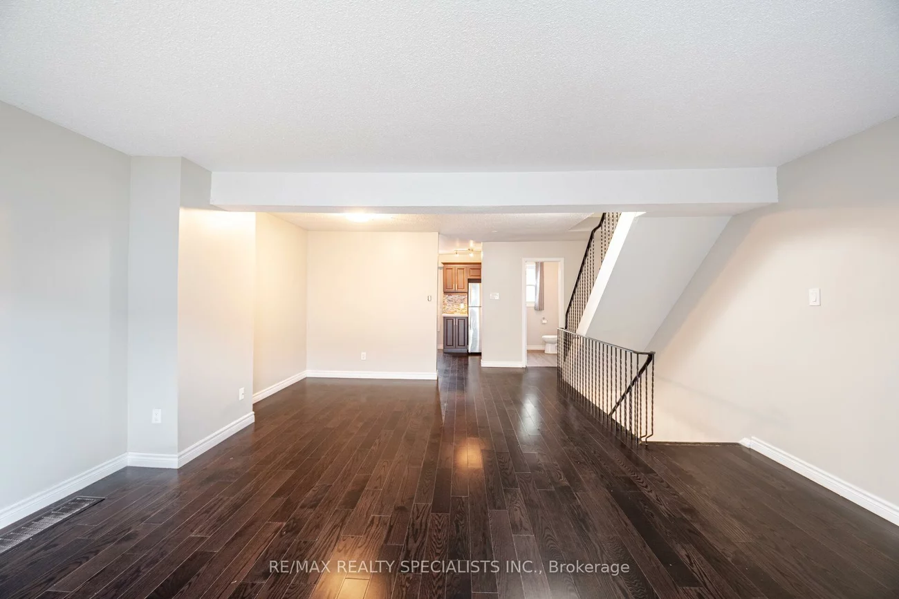 2440, Bromsgrove, Clarkson, Mississauga
