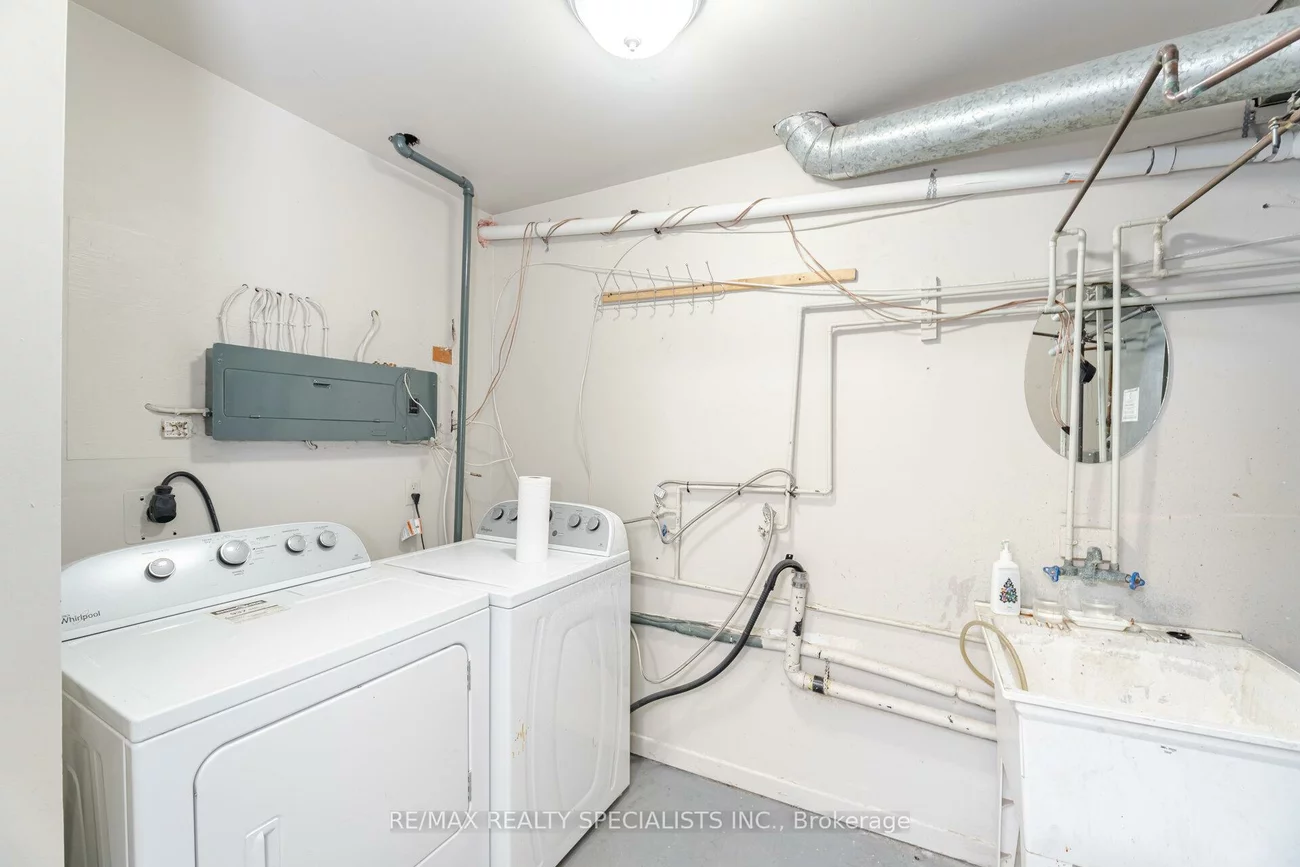 2440, Bromsgrove, Clarkson, Mississauga