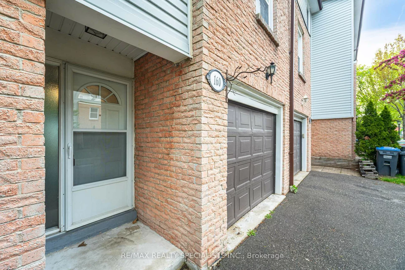 2440, Bromsgrove, Clarkson, Mississauga