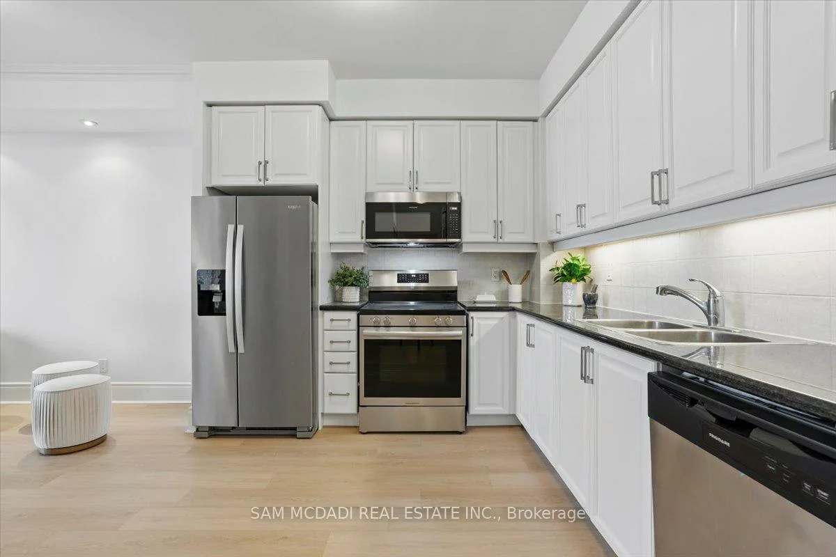 3888, Duke Of York, City Centre, Mississauga