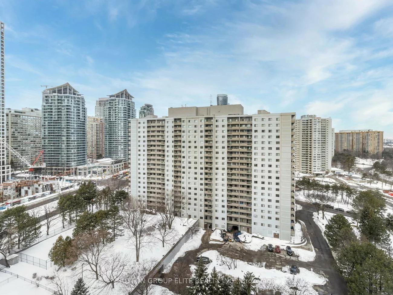50, Elm, Mississauga Valleys, Mississauga