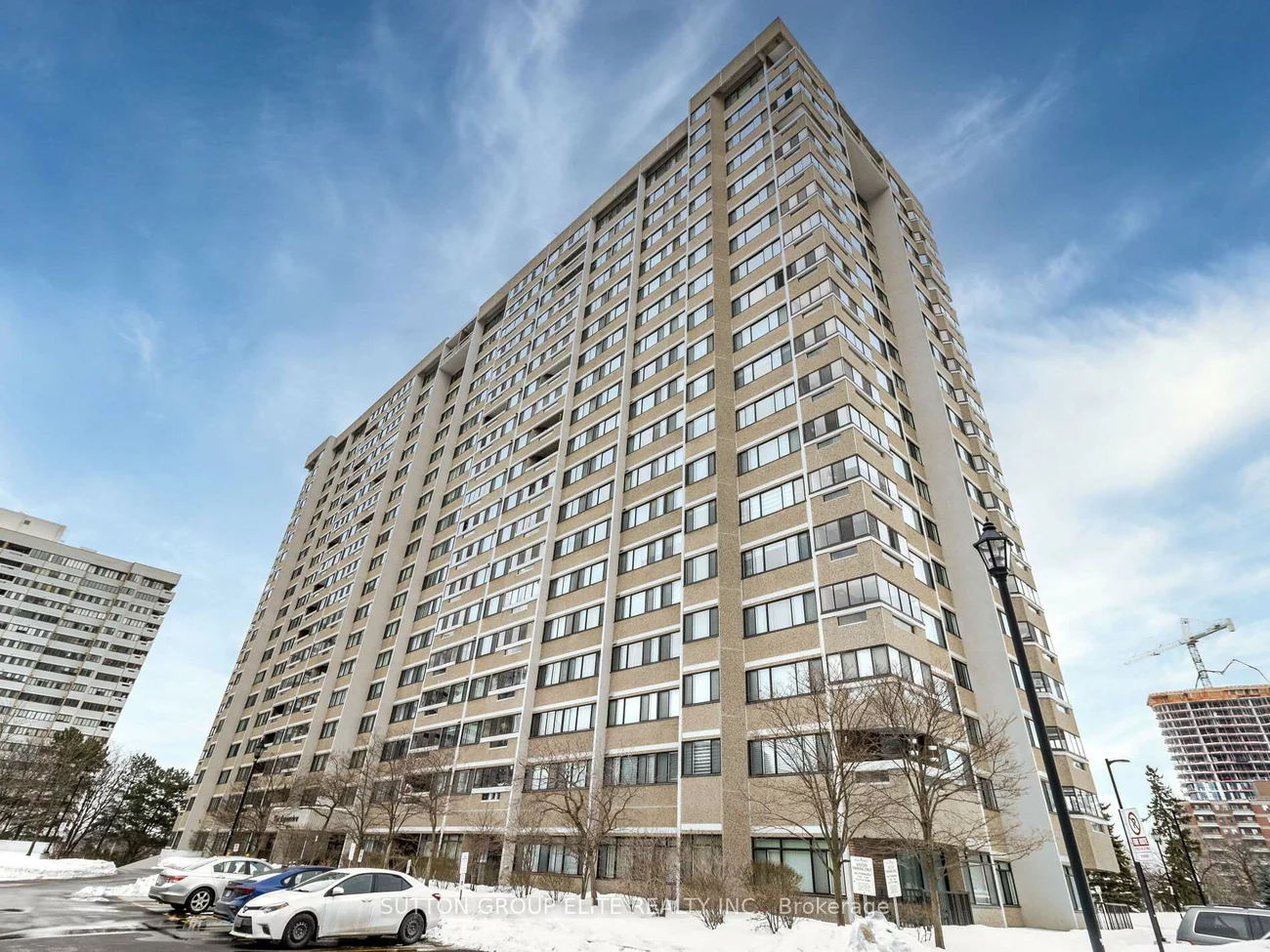 50, Elm, Mississauga Valleys, Mississauga