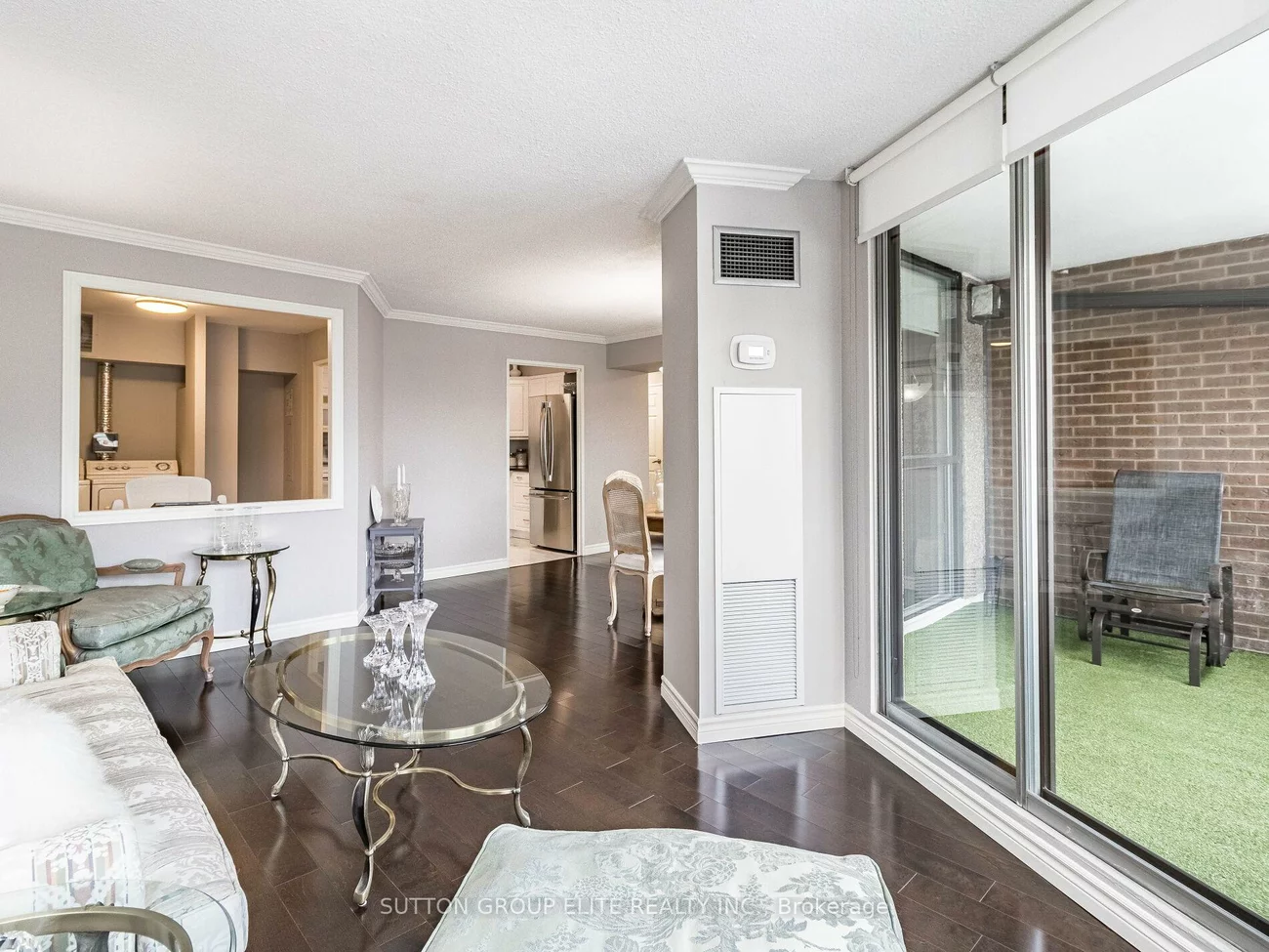 50, Elm, Mississauga Valleys, Mississauga
