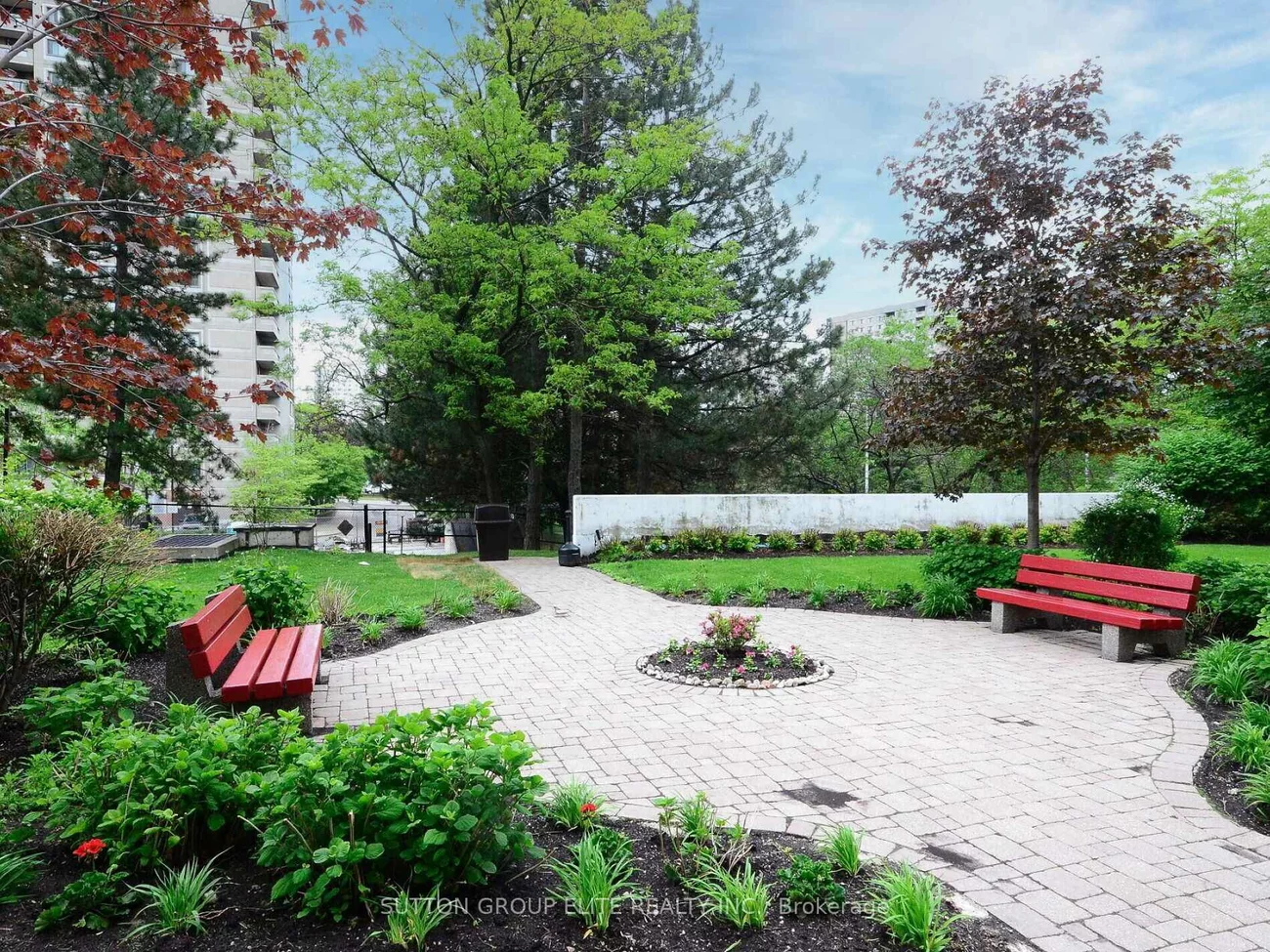 50, Elm, Mississauga Valleys, Mississauga