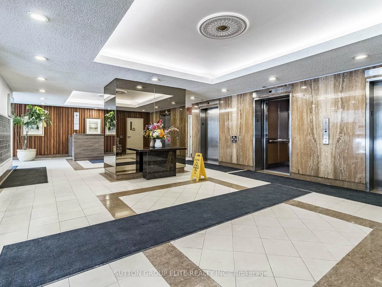 50, Elm, Mississauga Valleys, Mississauga