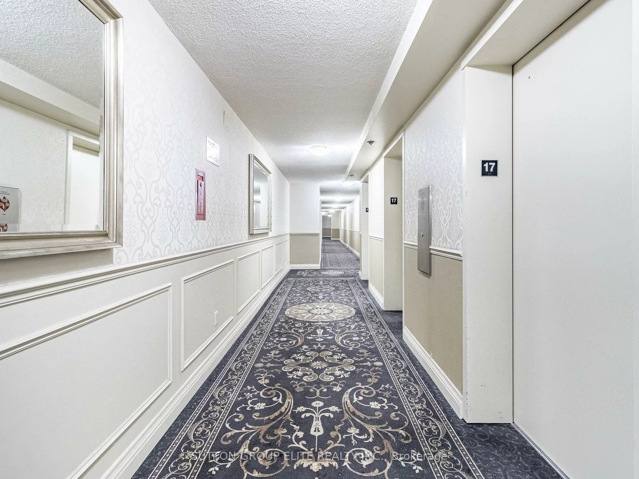 50, Elm, Mississauga Valleys, Mississauga