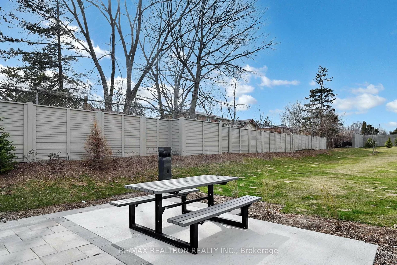 1115, Douglas McCurdy Comm, Lakeview, Mississauga