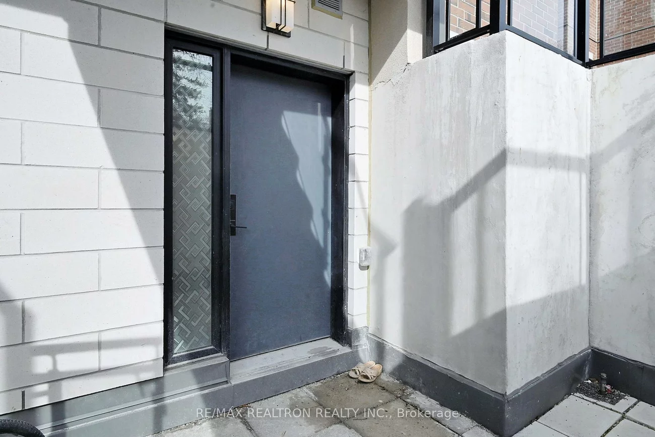1115, Douglas McCurdy Comm, Lakeview, Mississauga