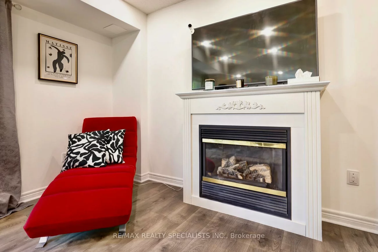 1128, Dundas, Erindale, Mississauga