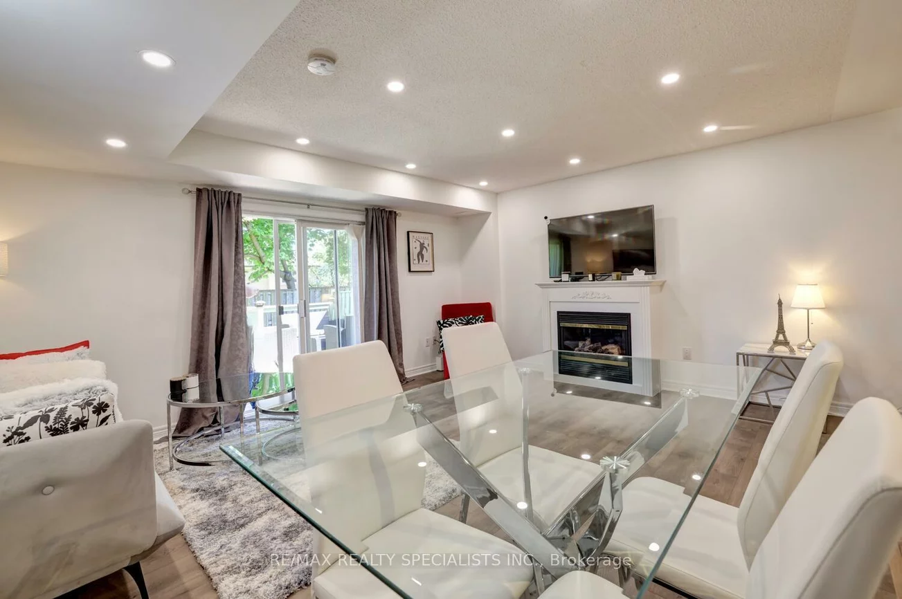 1128, Dundas, Erindale, Mississauga