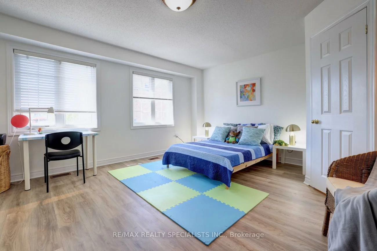 1128, Dundas, Erindale, Mississauga