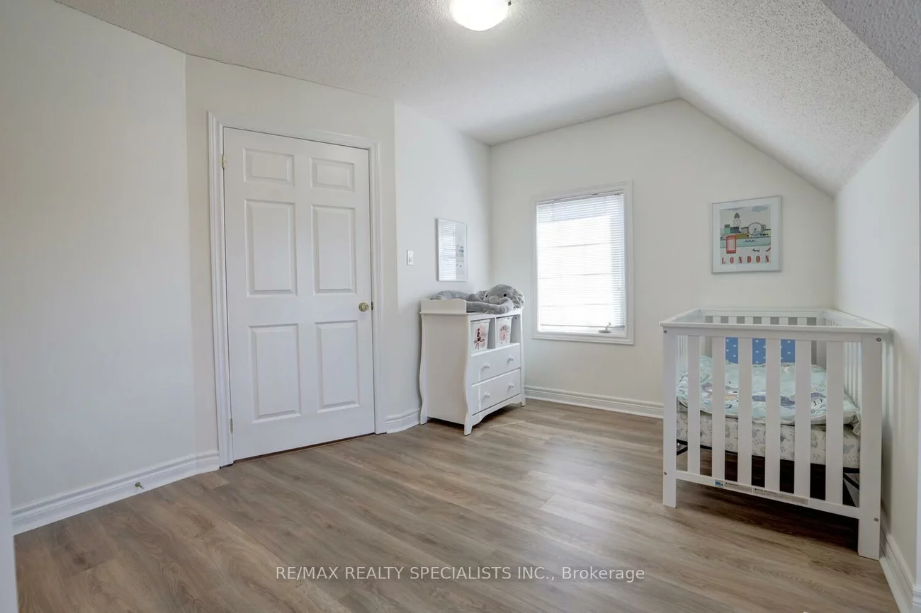 1128, Dundas, Erindale, Mississauga