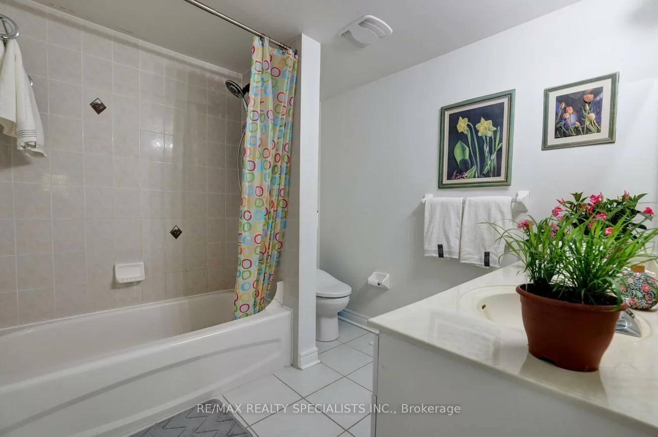 1128, Dundas, Erindale, Mississauga