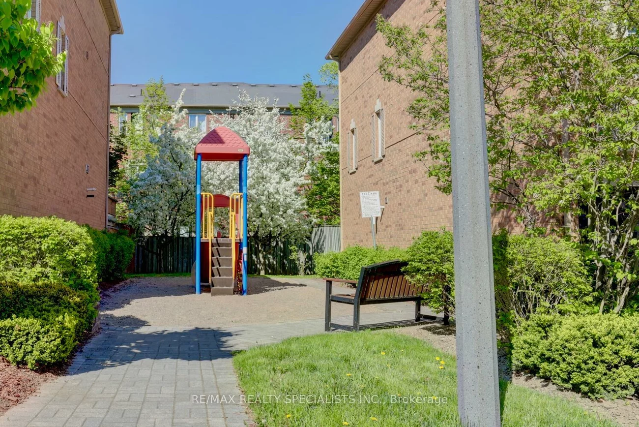 1128, Dundas, Erindale, Mississauga