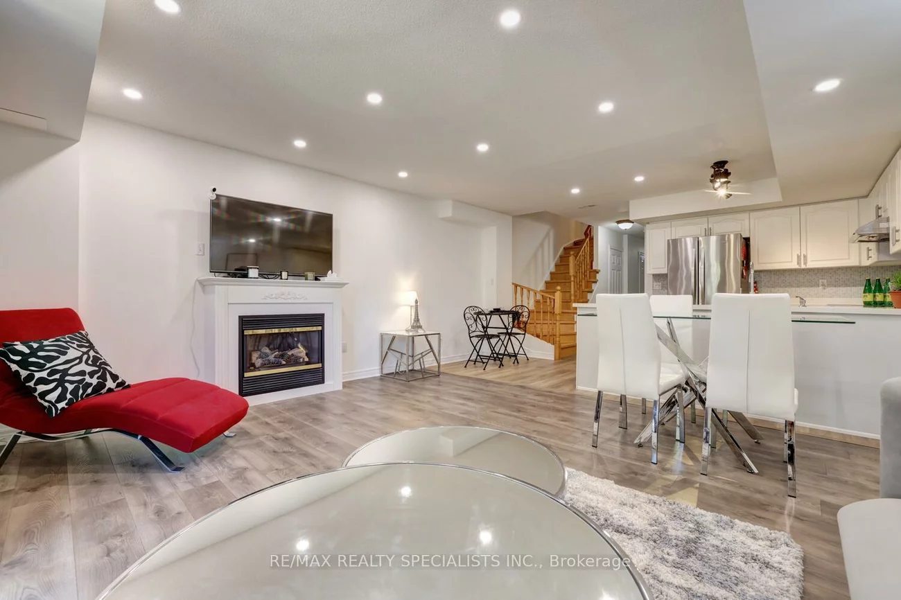 1128, Dundas, Erindale, Mississauga