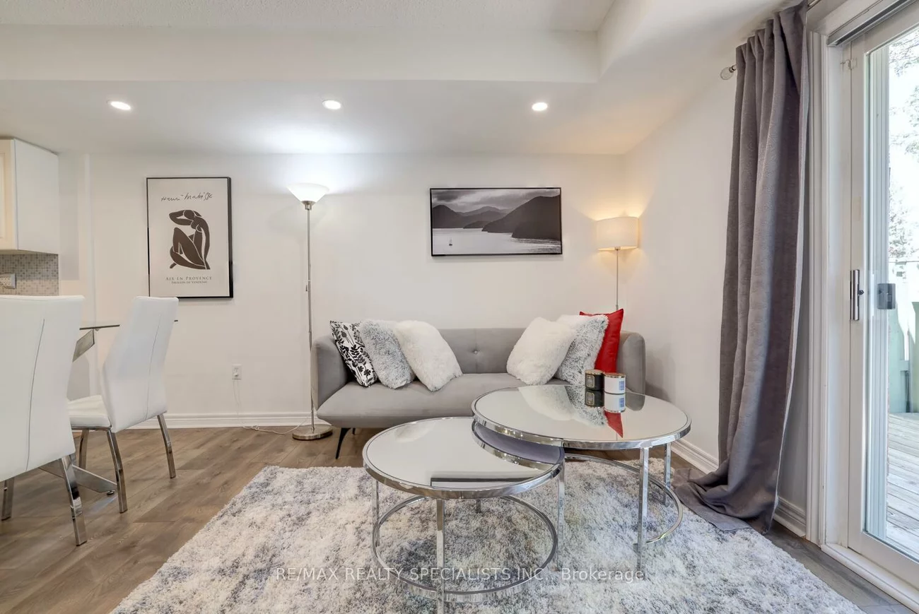 1128, Dundas, Erindale, Mississauga