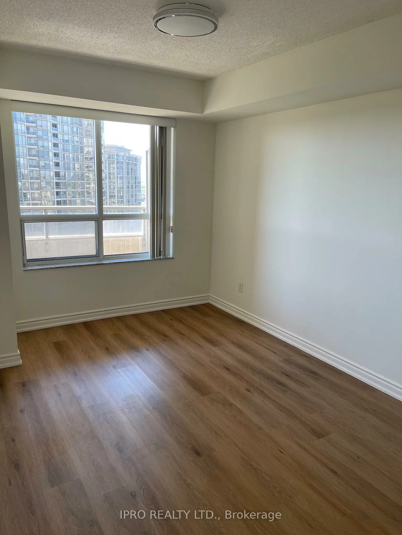 25, Kingsbridge, Hurontario, Mississauga