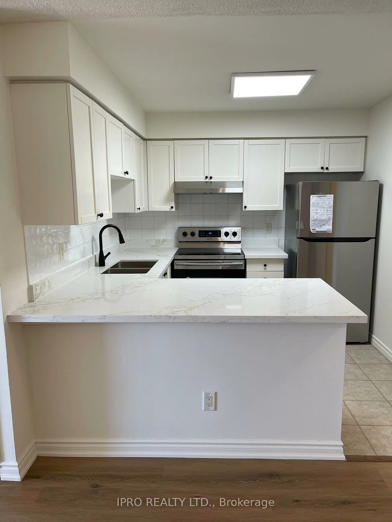 25, Kingsbridge, Hurontario, Mississauga