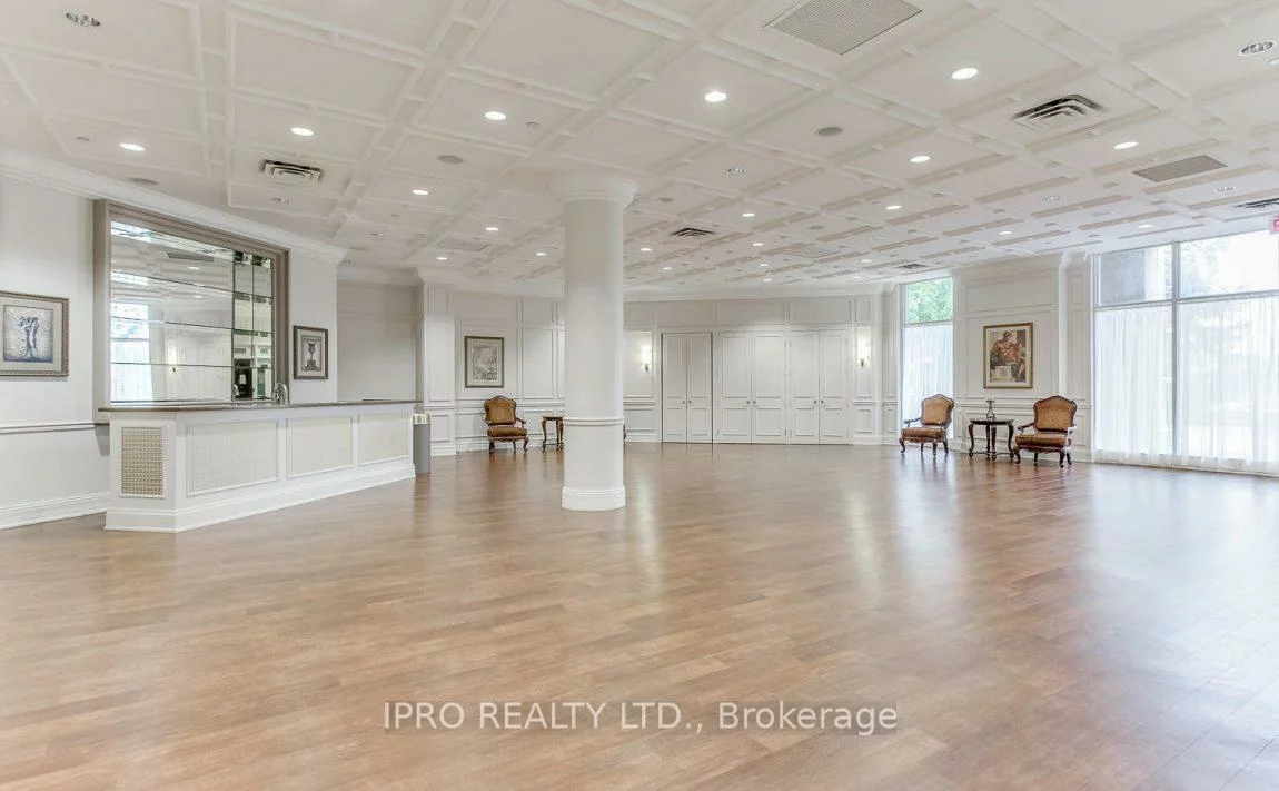 25, Kingsbridge, Hurontario, Mississauga