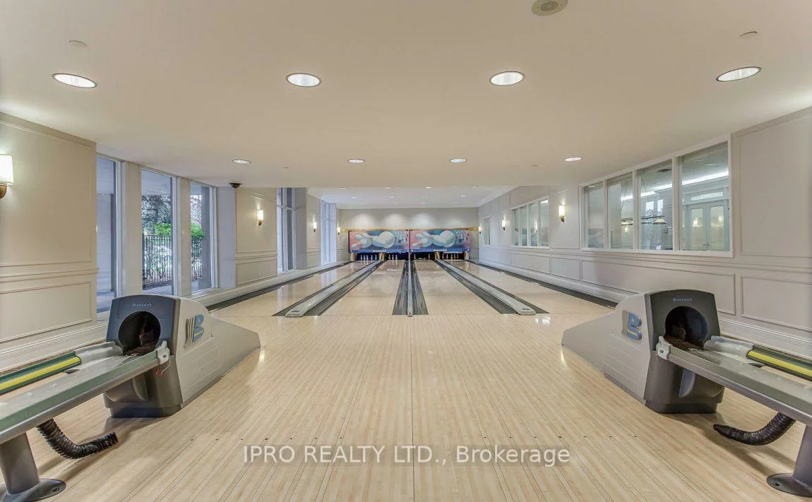 25, Kingsbridge, Hurontario, Mississauga