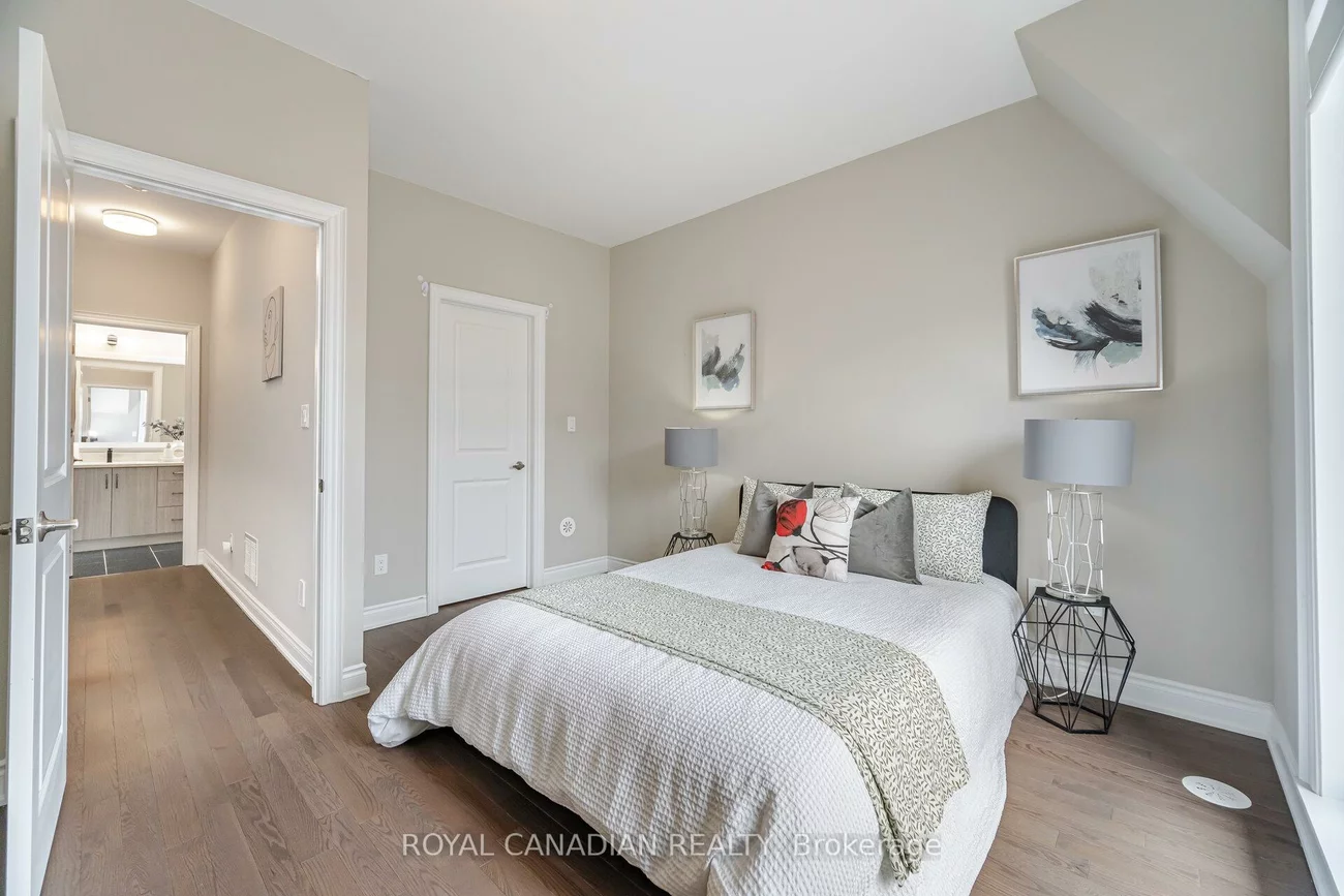 50, Lunar, Streetsville, Mississauga