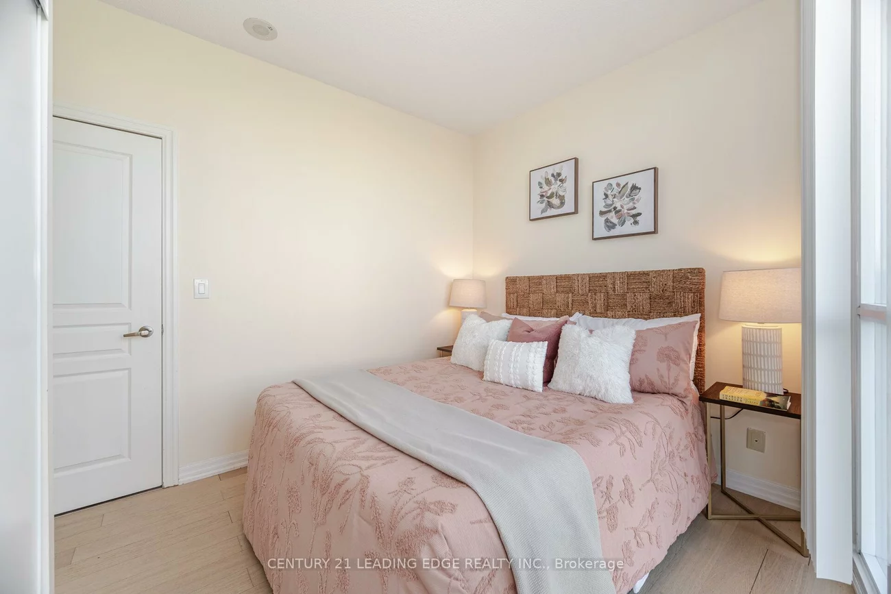 223, Webb, City Centre, Mississauga