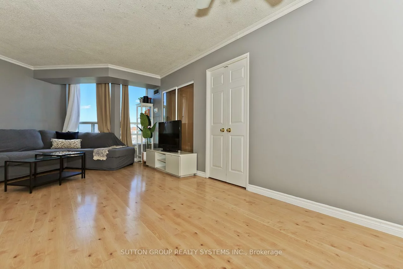 50, Kingsbridge Garden, Hurontario, Mississauga