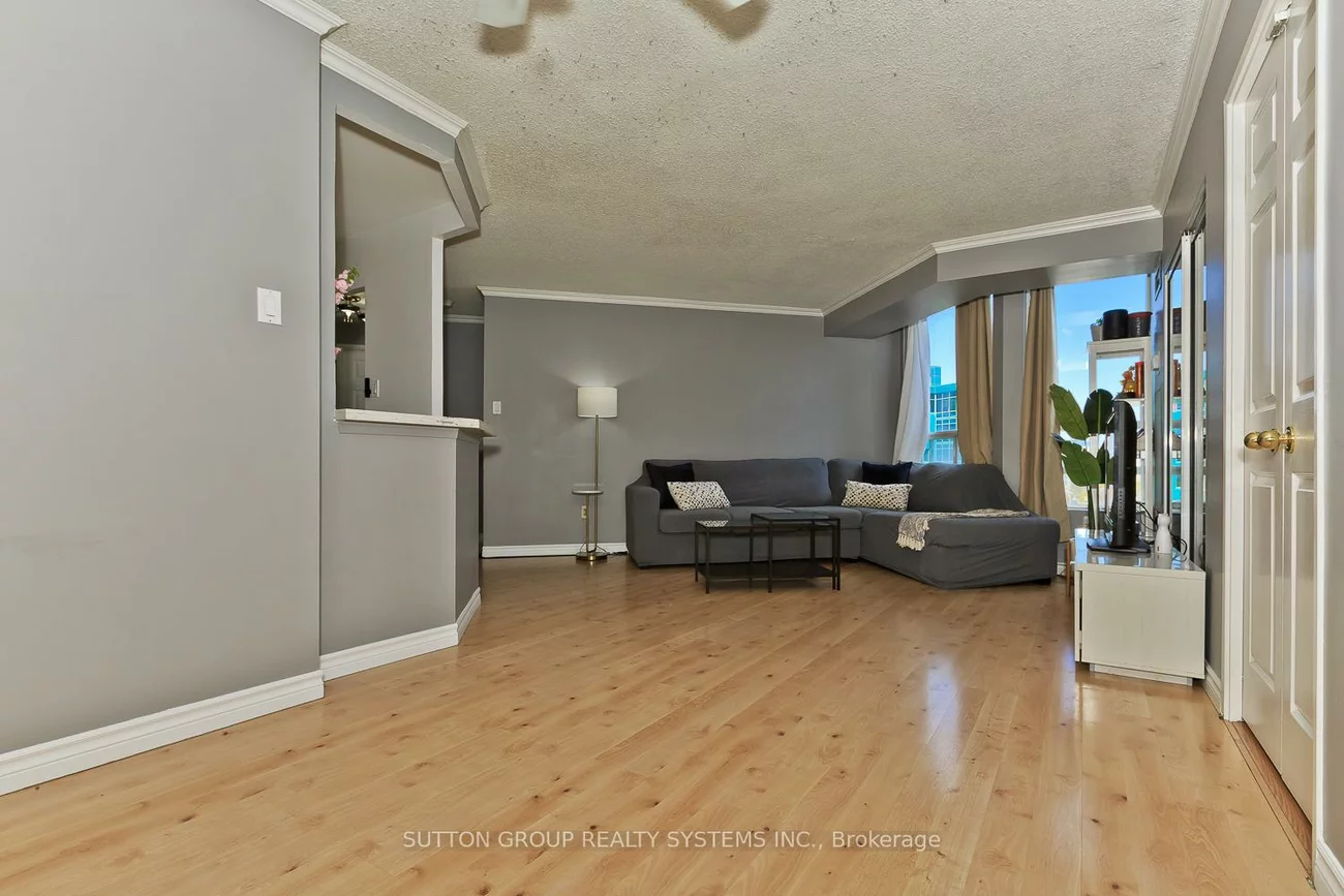 50, Kingsbridge Garden, Hurontario, Mississauga