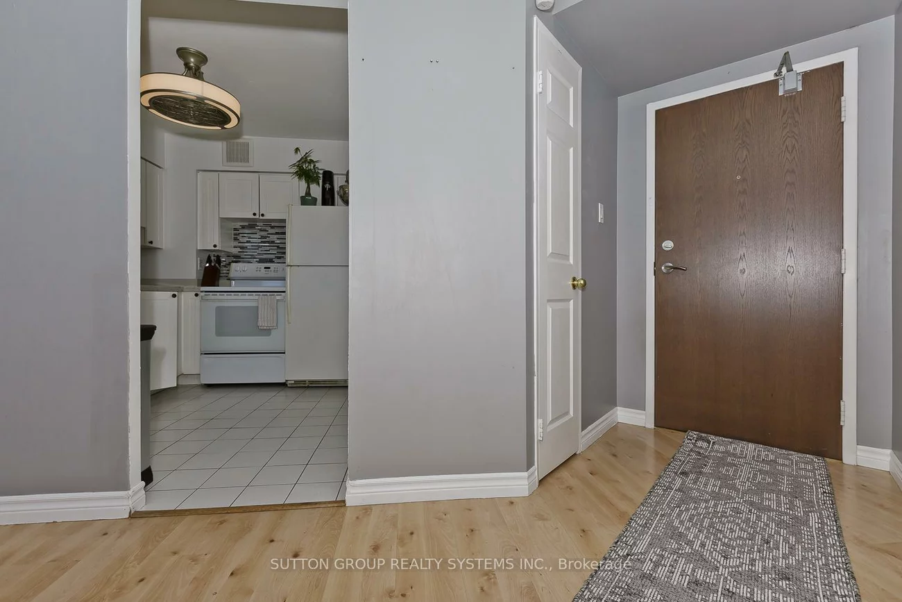 50, Kingsbridge Garden, Hurontario, Mississauga