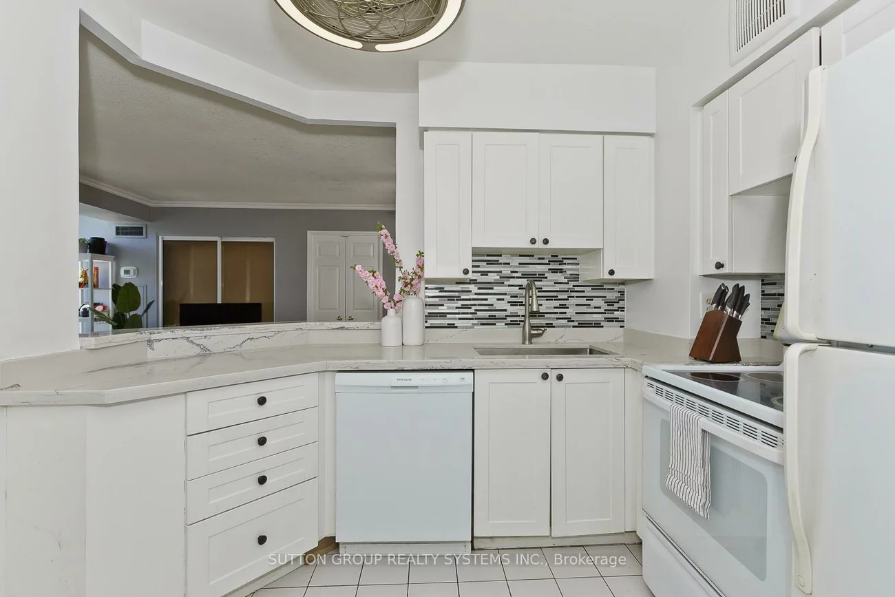 50, Kingsbridge Garden, Hurontario, Mississauga