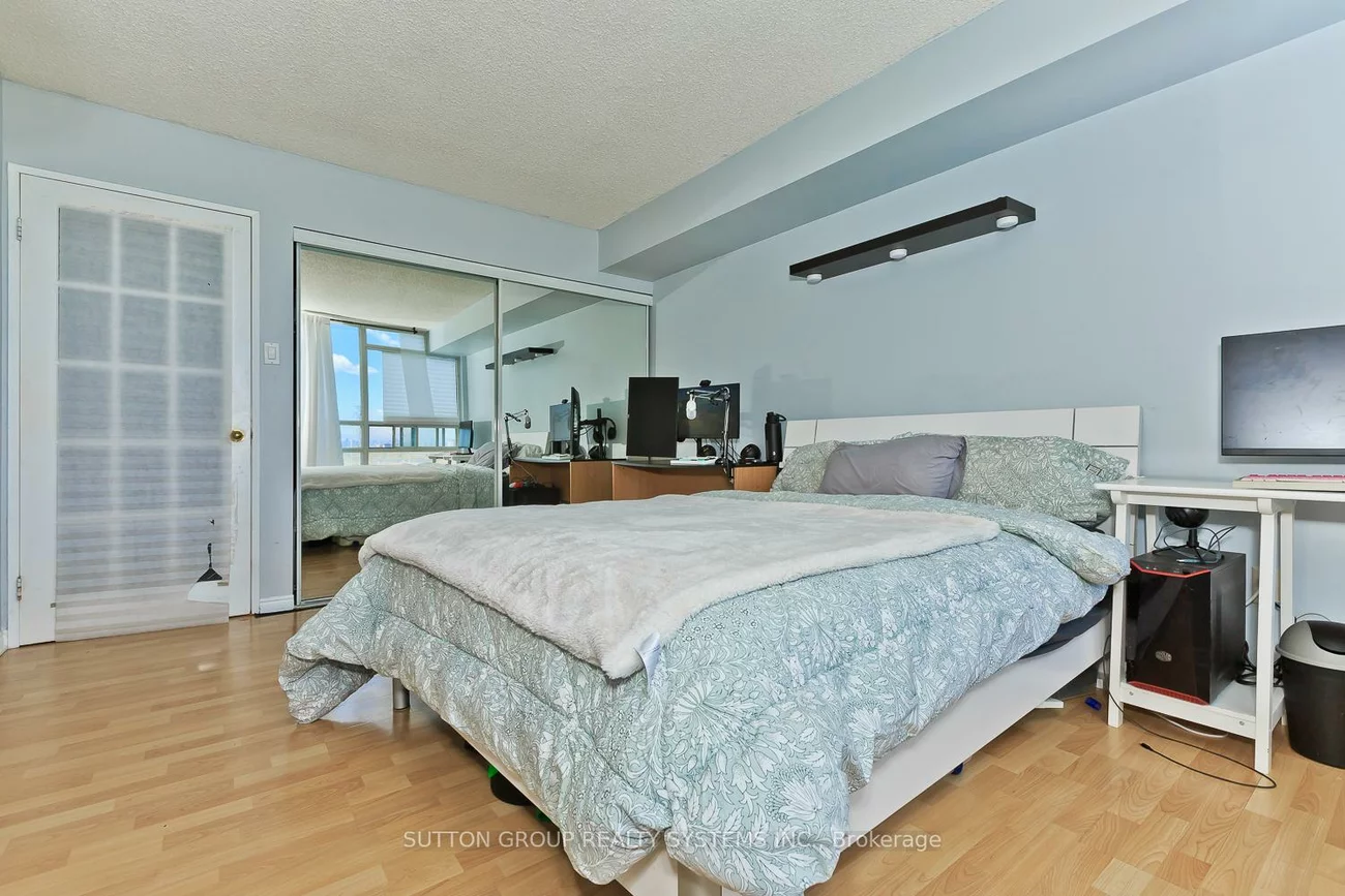 50, Kingsbridge Garden, Hurontario, Mississauga